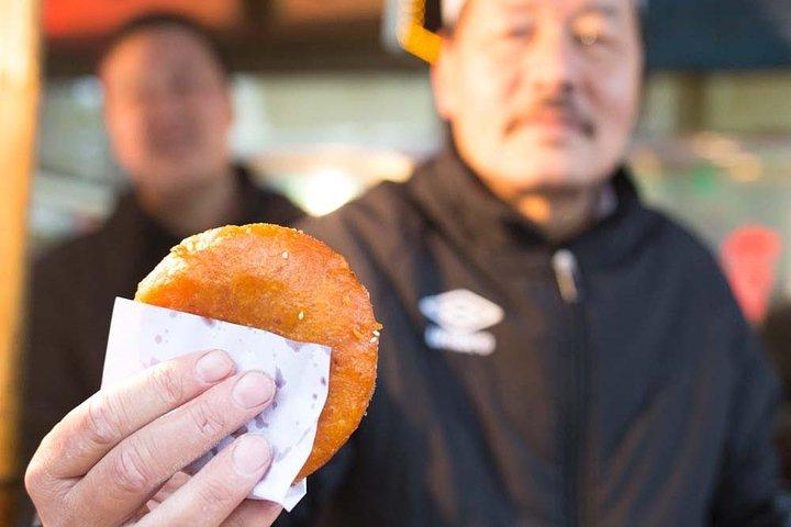 Xi'an Morning Food & Market Tour by TukTuk