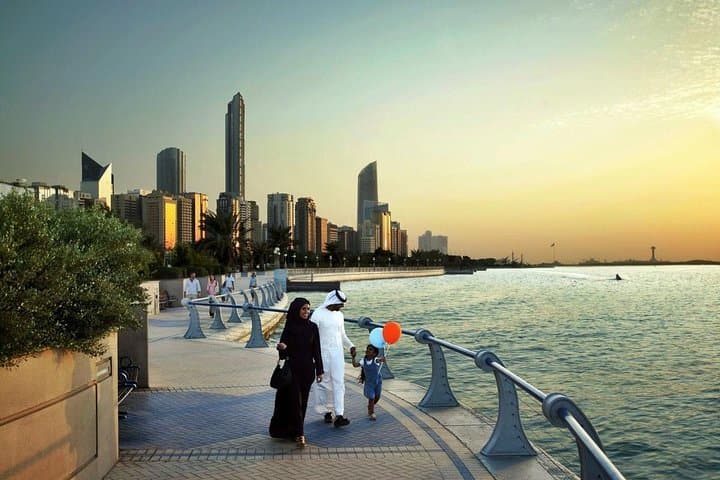 Abu Dhabi Day Tour From Dubai with Sheikh Zayed Grand Mosque