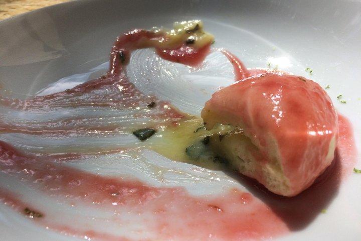 クラシックな軽食と料理のトレンド ベルリンの近所フード ツアー