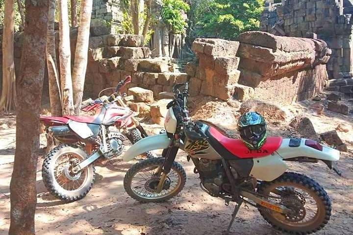 シェムリアップ 1 日ダートバイク MotorbikeTour