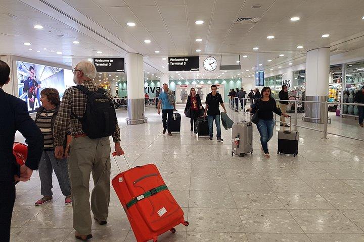 Transferência privada do aeroporto de ou para o aeroporto de Edimburgo (transferência de ida)