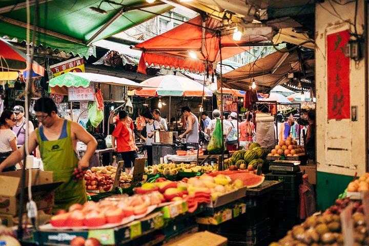 バックストリートフードツアー：食べ物、文化、そして楽しみ