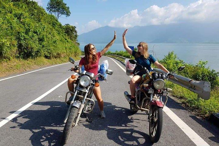 Hai Van Pass Bakvägar Motorcykeltur med Mister T Easy Rider