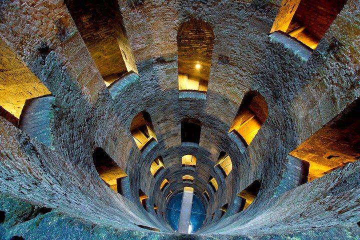 ローマから中世の驚異へ：オルヴィエートとチヴィタ ディ バーニョレージョのツアー