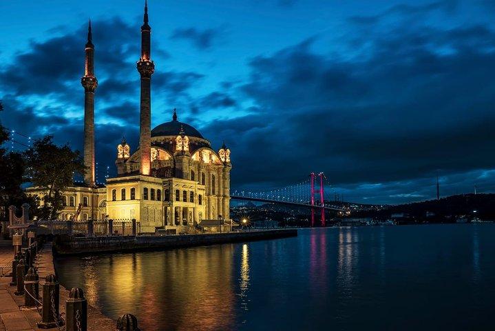 Crociera e spettacoli con cena a Istanbul