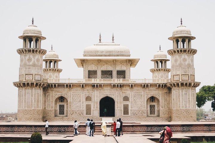 Same Day Trip Taj Mahal Mit dem Auto von Delhi
