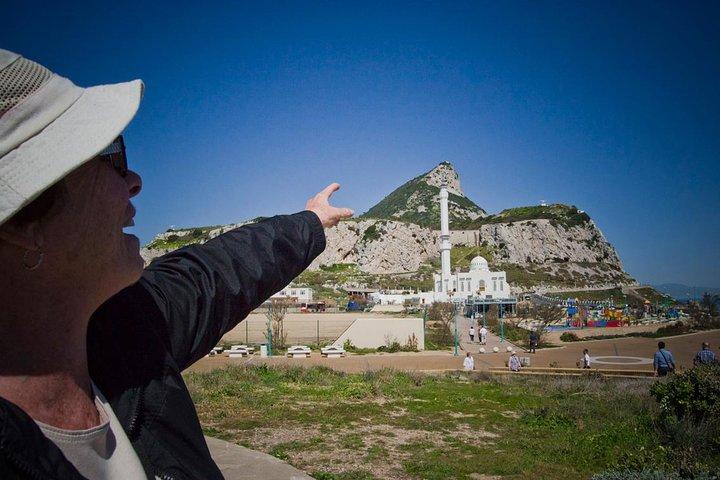 セビリア発、歴史あるジブラルタルロックと聖ミカエル洞窟ツアー