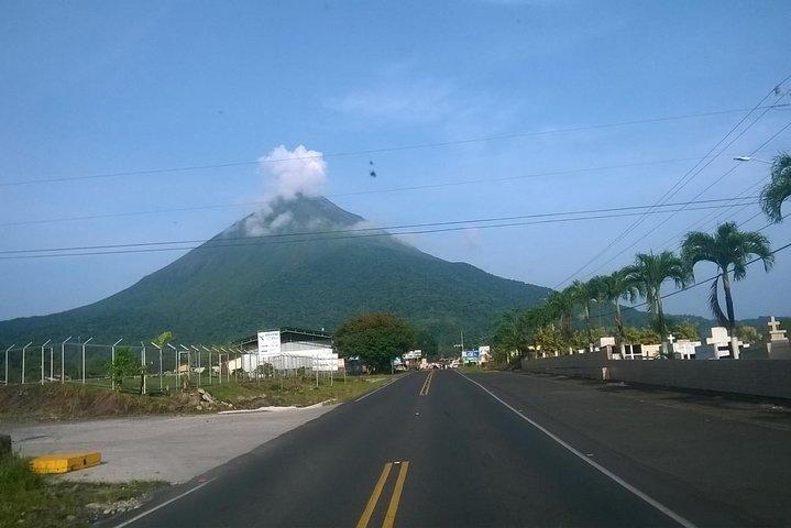 プライベート送迎サンノゼ空港>アレナル火山/ラ・フォルトゥナ