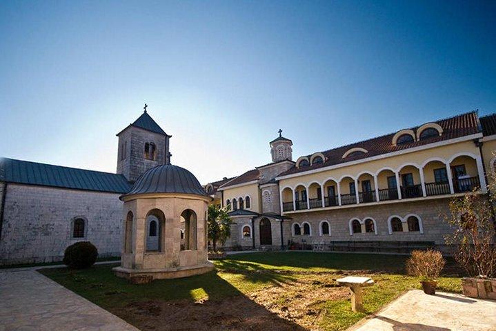 Montenegro klostertur: Ostrog - Zdrebaonik - Dajbabe