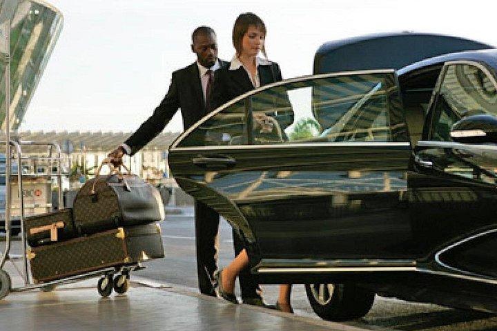 Night Rome Airport Transfer- Private and Safe Ride with Driver