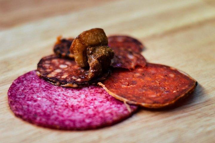 Budapest Centre Food Tour com 10 + degustações, vinho e comida de rua