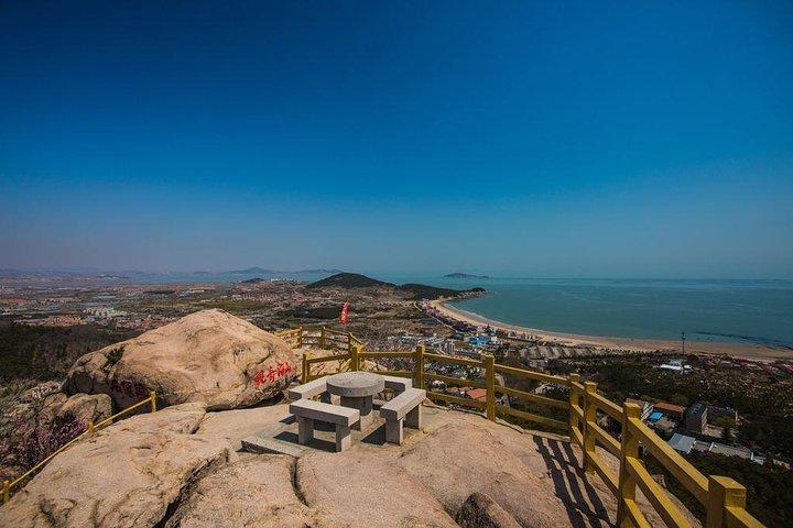 Private Qingdao Laoshan Halbtagestour mit einer Flasche Tsingdao-Bier als Geschenk