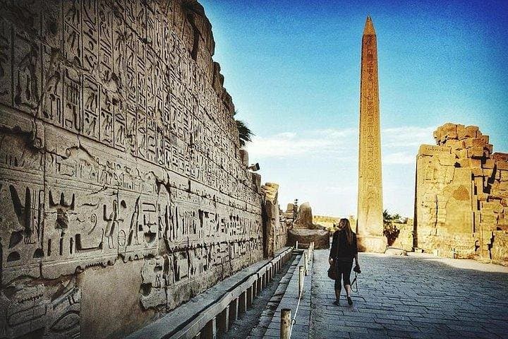 Discover the East and West Banks of the Nile