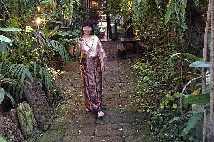 メイク＆ヘアスタイリング（チェンマイ）付き8時間伝統的なタイ式コスチュームレンタル