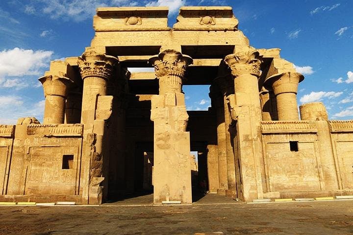 Day Tour to Edfu & Kom Ombo Temples from Luxor