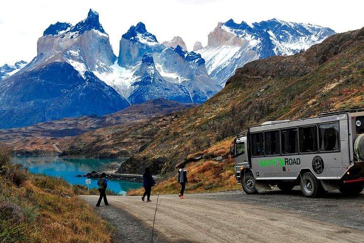 Torres Del Paine Full Day Camioneta Terrestre 4x4 desde El Calafate