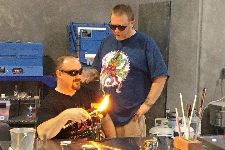 Ein Abenteuer im Glasblasen mit der Fackel