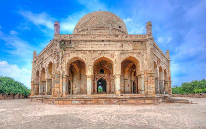 Privat Walking Tour: South Delhi Heritage herunder Qutub Minar og Mehrauli Archaeological Park