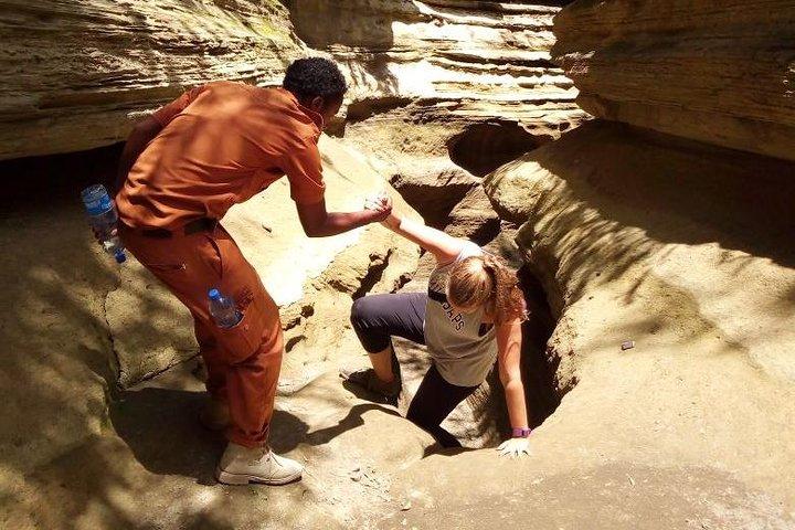 ナイバシャ湖でのオプション ボート ライド付きヘルズ ゲート ガイド ツアー