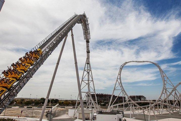 Excursion d'une journée Ferrari World Abu Dhabi au départ de Dubaï avec transferts