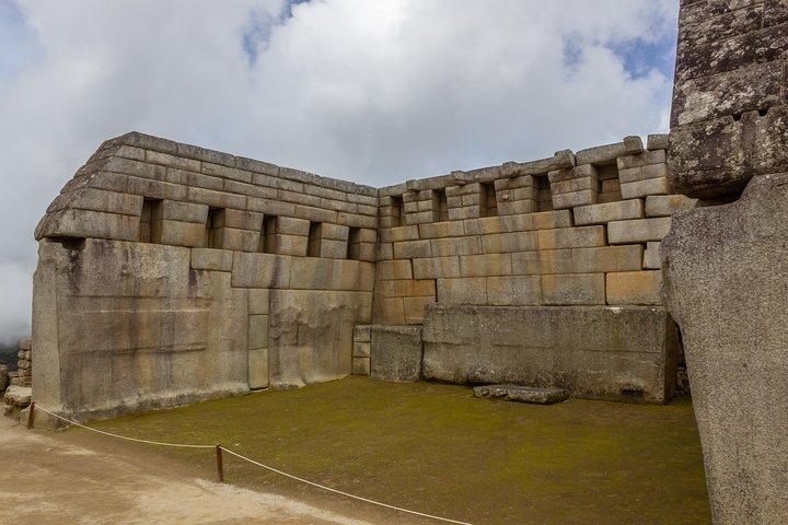 Machu Picchu Tour by Vistadome Panoramic Train from Cusco