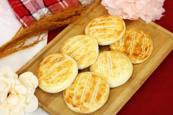 Hong Kong self-service baking experience: making traditional snacks