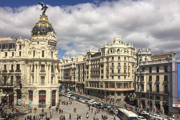 Architour Gran Vía från sina bästa hustak med en arkitekt