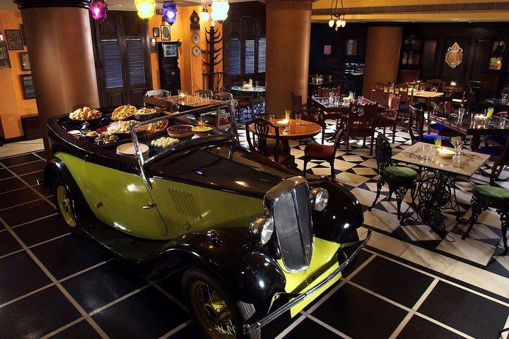 Connaught Place Street shopping & food tour em Delhi