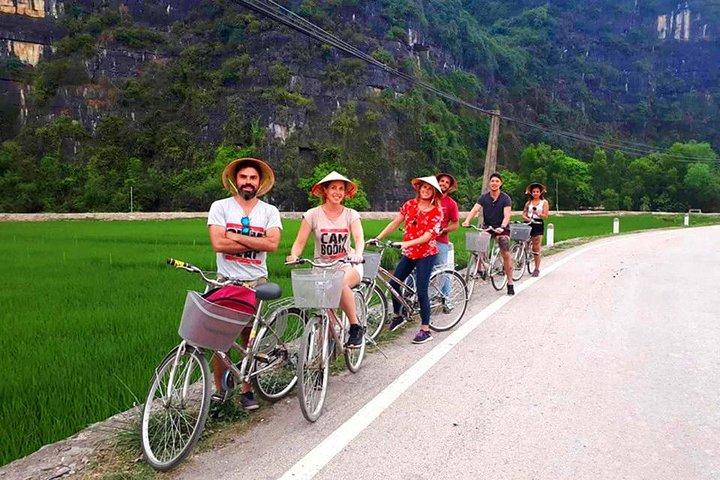 Luxe Hoa Lu - Trang Een 1-daagse tour vanuit Hanoi - per limousine en kleine groep