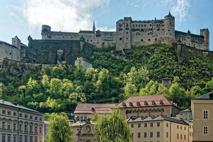 Transfer från Budapest till Salzburg: Privat dagstur med 2 timmar för sightseeing