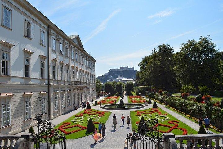 ブダペストからザルツブルグへの送迎：観光のための2時間のプライベート日帰り旅行