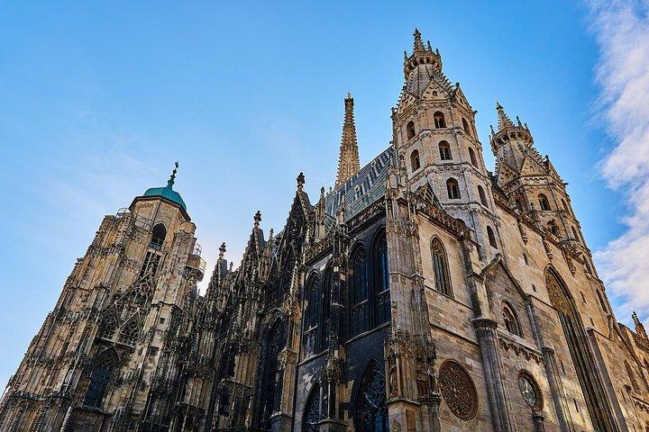 Private Transfer from Prague to Vienna with 2h for Sightseeing