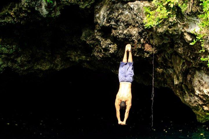 AtvsでのZiplineアドベンチャーとカンクンからのCenote泳ぎ経験。