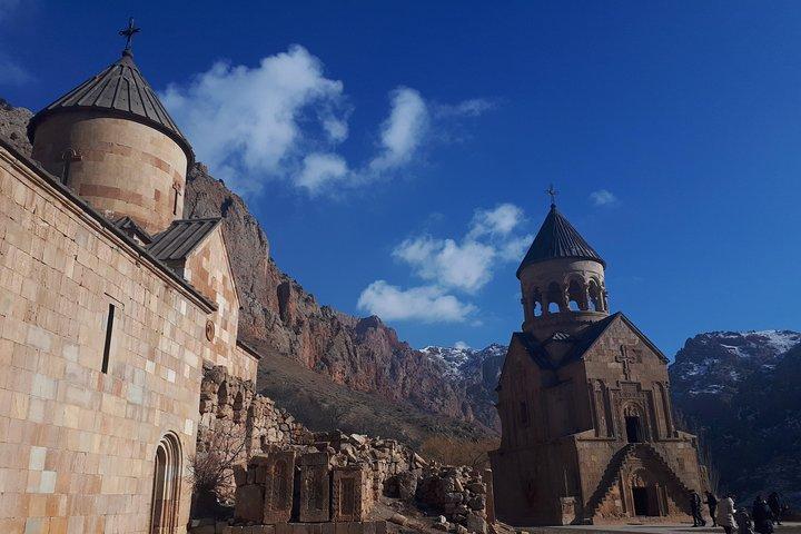 プライベートツアー：Khor Virap、Areni、Noravank、Jermuk
