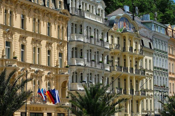 Transfert de Prague à Karlovy Vary : excursion privée d'une journée avec 2 h de visites