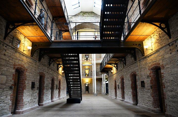 ガイドブック付きコーク市刑務所入場券