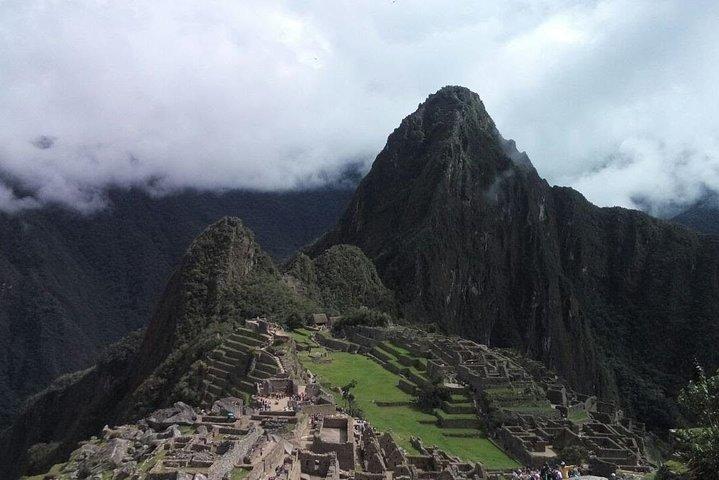 2-Day Machu Picchu Guided Tour with Amazing Views