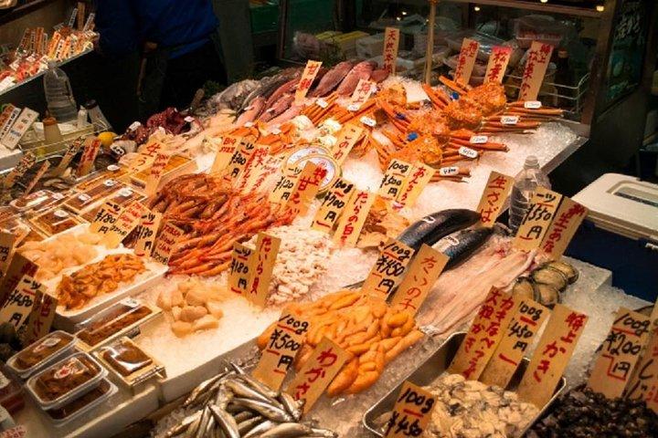 Visita privada de Fushimi Inari y comida de Nishiki