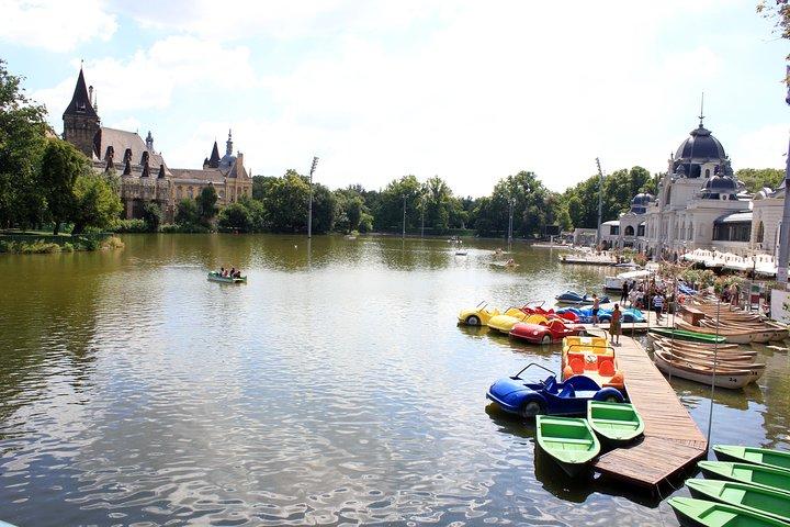 Budapest All in One Small Group Walking Tour with Strudel Stop