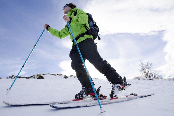 雪の洗礼アドベンチャー：セロ・カテドラルでのスキーとスノーボード