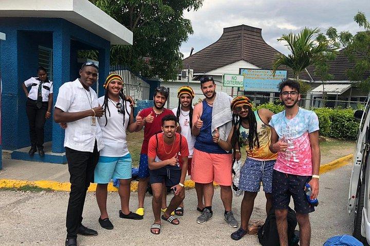 空港MBJ往復送迎Ocho Rios Airbnbホーム、リゾーツ