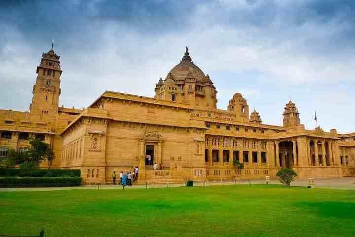 JodhpurからUdaipur経由でRanakpur Jain Temple経由で私設転送