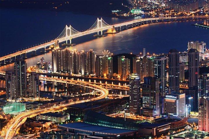ライセンスガイド付きプライベート釜山ハイライト終日ツアー
