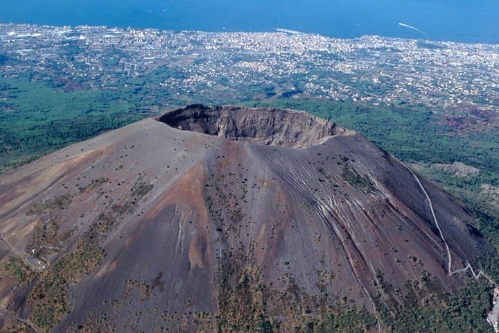 Volcano & Ruins: visit Mt. Vesuvius, Herculaneum and Pompeii tour