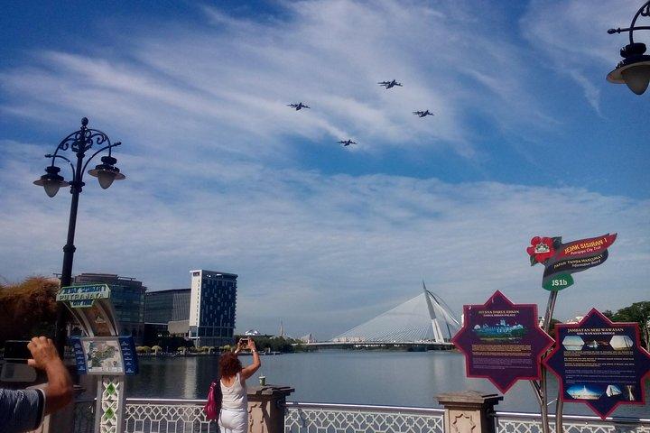 Garden City of Putrajaya, Rosa moskén, Lake Boat Joyride (guidad)