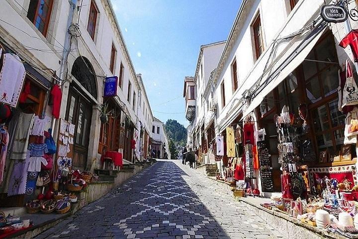 Visita la città di Argirocastro