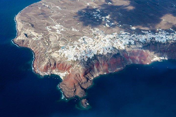 Santorini: 30-min Private Helicopter Sightseeing Flight