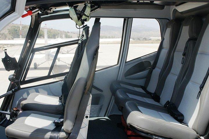 Santorini: 30-min Private Helicopter Sightseeing Flight