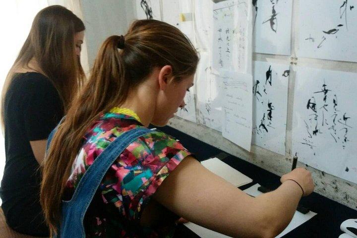 Tokyo Japanese Calligraphy Experience with a Master Artist