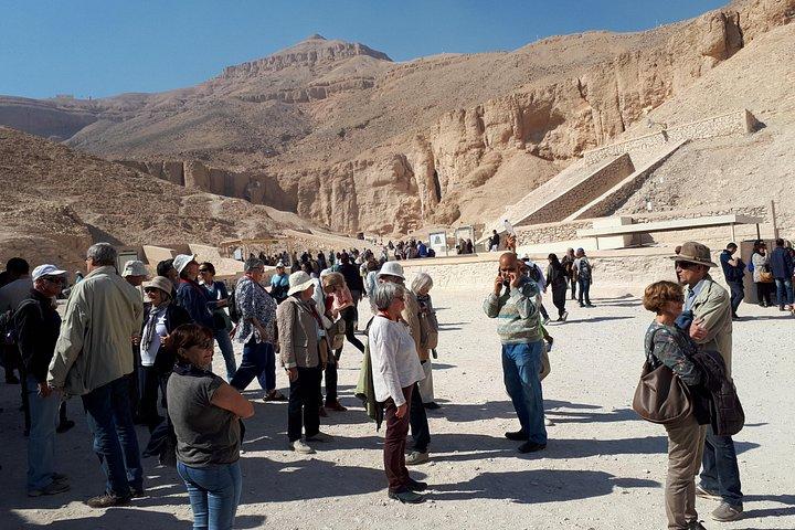 王の寺院の西岸渓谷へのプライベート日帰り旅行（メディネットハブ）